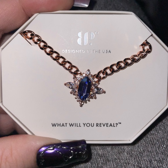 Bomb Party RBP8504 December 2024 She’s Edgy and Timeless Necklace - Picture 6 of 7